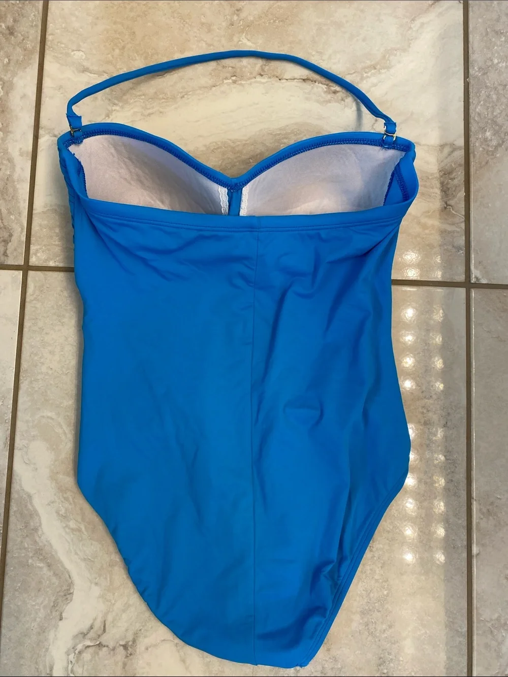 La Blanca flattering bright